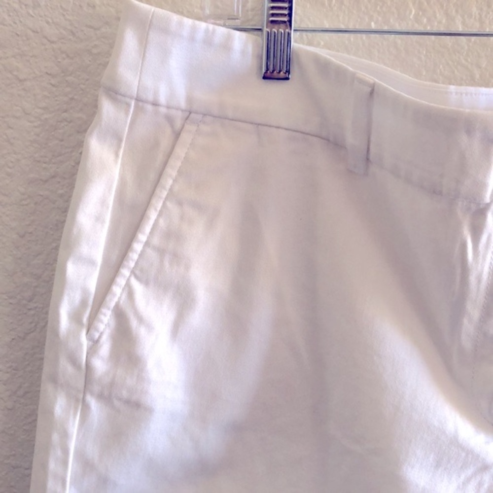 LOFT 4” WHITE SHORT PLUS SIZE/NWT - Picture 5 of 13